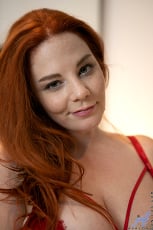 Avalon - Promiscuous Redhead | Picture (8)