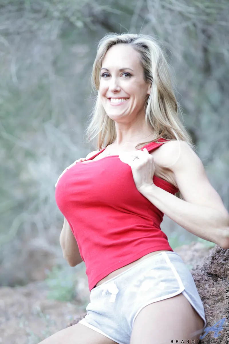 Brandi Love - Enjoying The Outdoors | Picture (5)