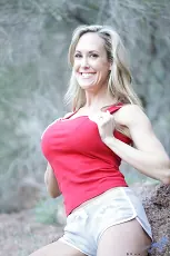 Brandi Love - Enjoying The Outdoors | Picture (5)