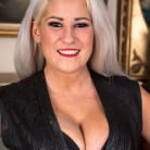 Lu Elissa in 'Give It A Go'